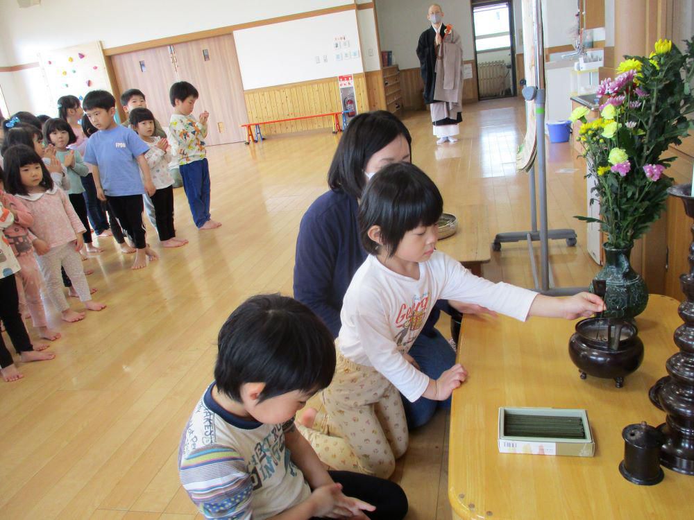 降誕会～甘茶かけ～