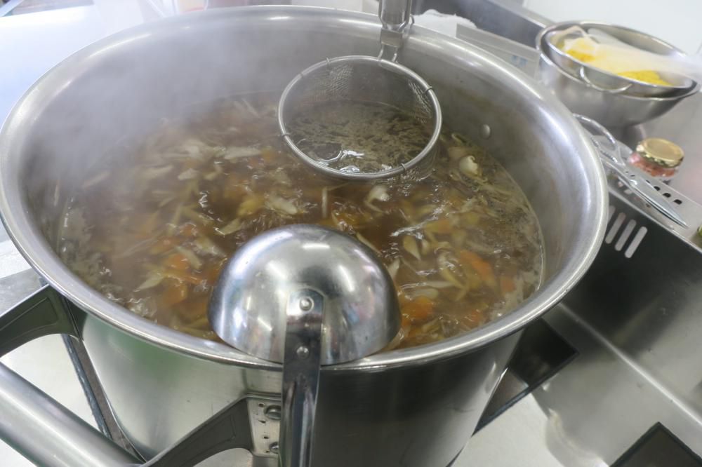 ご当地メニュー「せんべい汁」