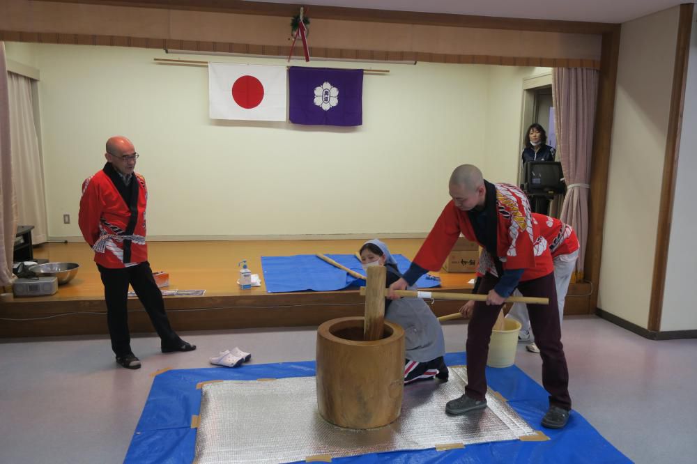 もちつき大会　だんごの木飾り