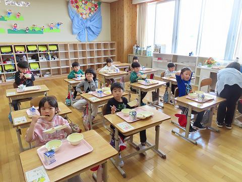 １年生はじめての給食
