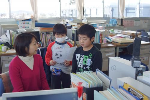 2年生、九九暗記に挑戦中