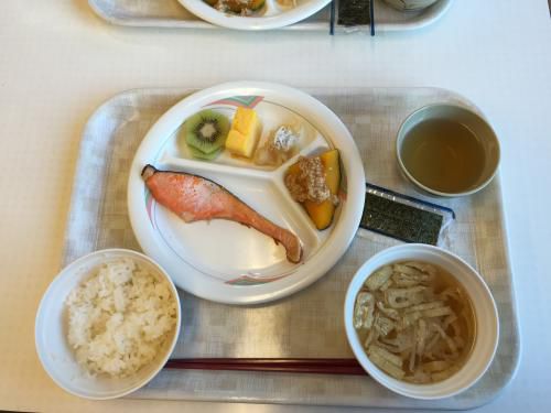 朝食