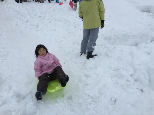雪遊び