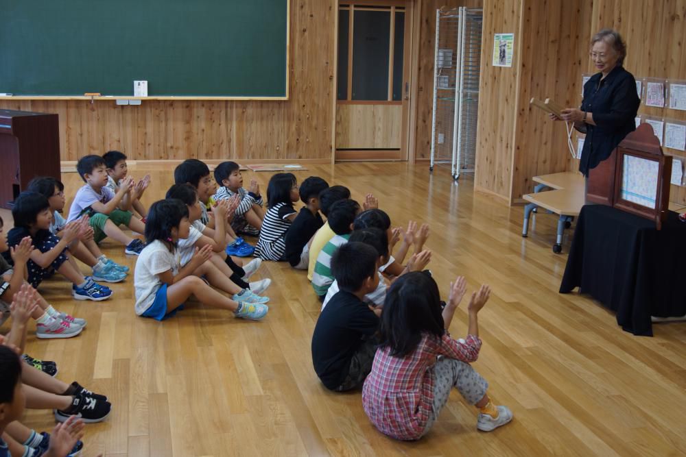 読み聞かせは…いいなあ…