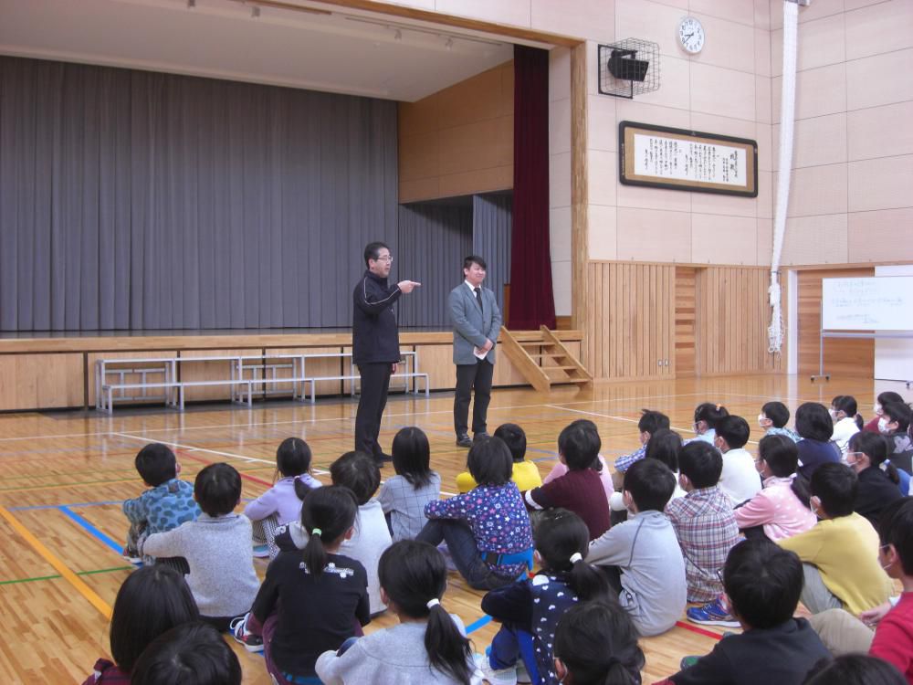 一足早く…ALTの先生とお別れ…。