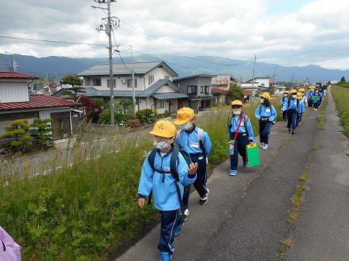 １、２年生が遠足に行ってきました