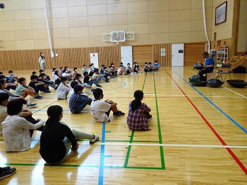 ハンドパンの演奏会