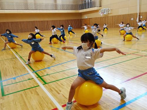 バランスボール運動
