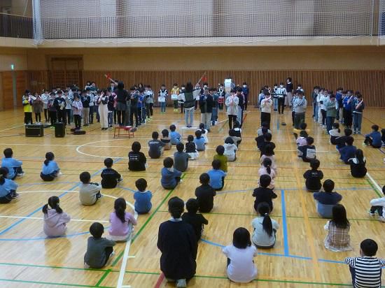 朝会発表！～トランペット鼓隊の美しい演奏に大きな拍手！～