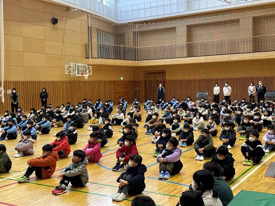 安心・安全で、楽しい冬休みに！～全校朝会でのお話～