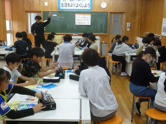 地域の方のお力をお借りします！～５年生家庭科学習～