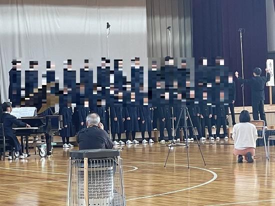 先輩の迫力に感動！～飯豊中学校合唱コンクール参観～
