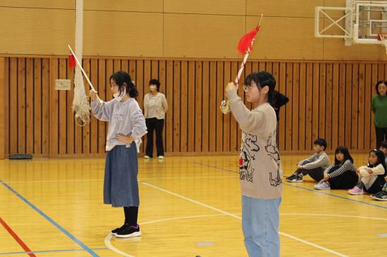 伝統を披露！～トランペット鼓隊朝会発表～