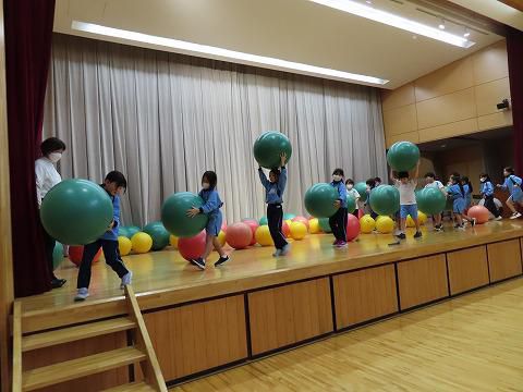 ハードル記録会　バランスボール　家庭科