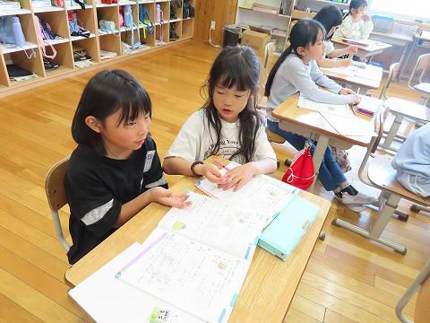 教え合いの学習の様子