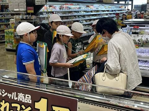 ３年生　スーパーマーケット見学