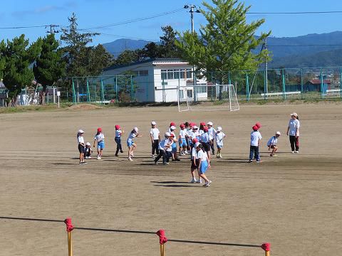６年生　中学校の合唱コンクール見学・３年生体育