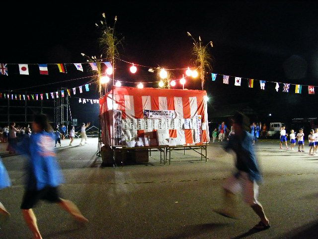 今年も賑った盆踊り大会に募金箱設置