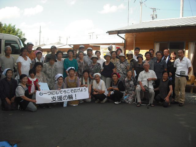 おばあちゃんたちが仮設住宅の皆さんに“山形名物芋煮会”をプレゼント