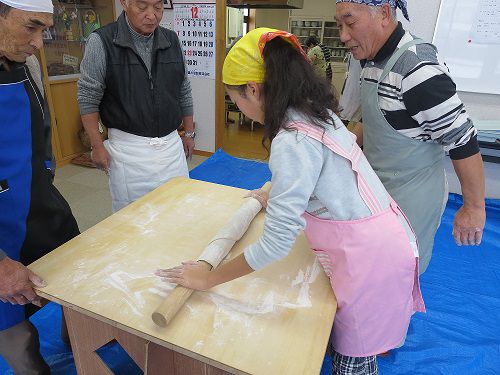 そば打ち教室（西部地区公民館）