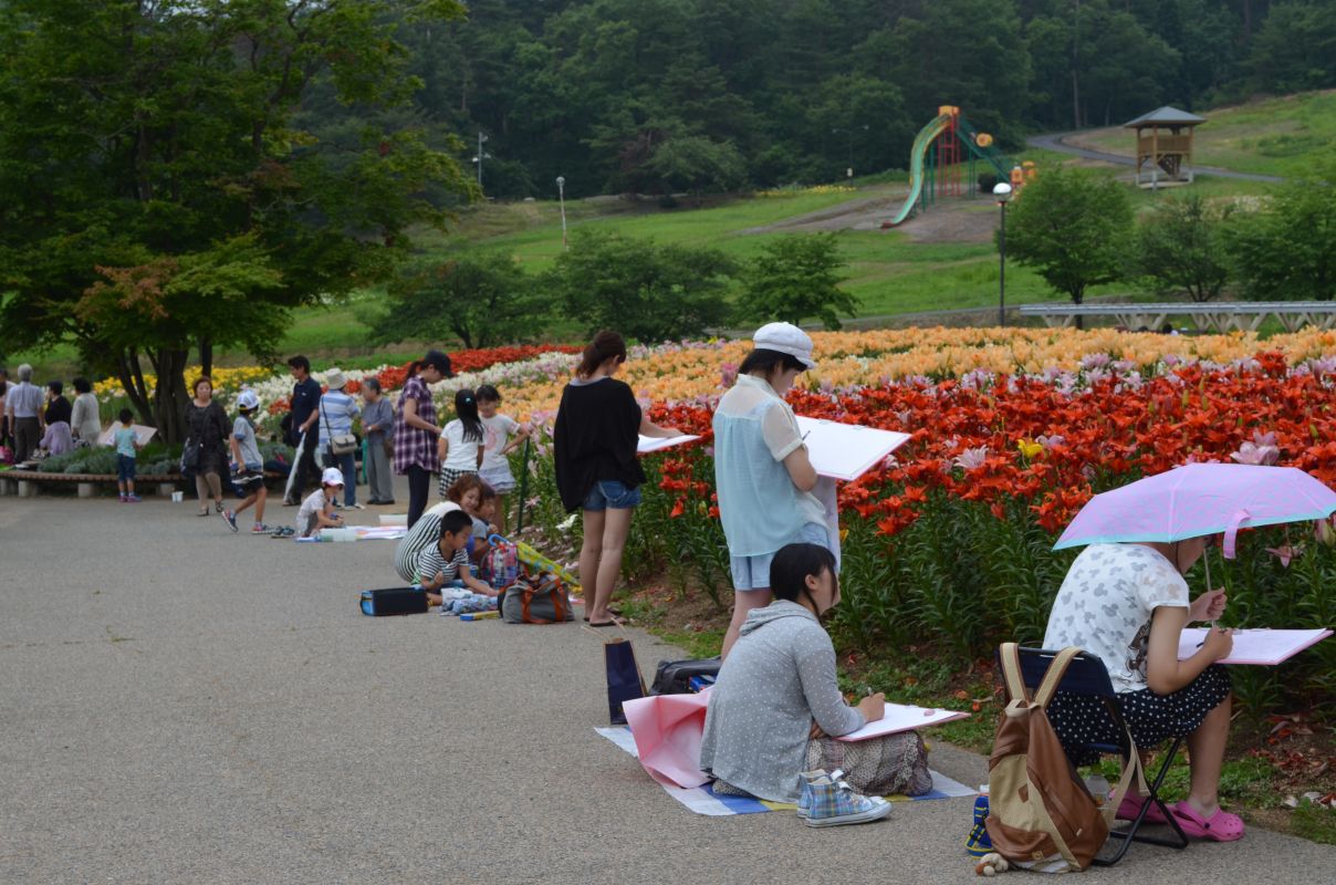 ゆり祭り写生大会　参加者募集！(中部地区公民館）
