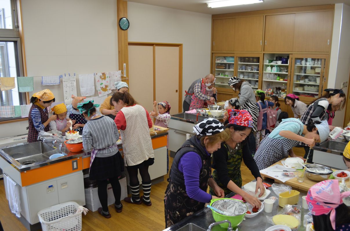 親子クリスマスケーキ作り