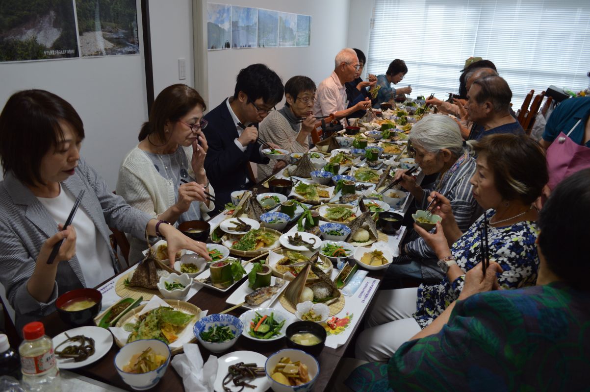 ばっちゃ達が飯豊町をＰＲ！