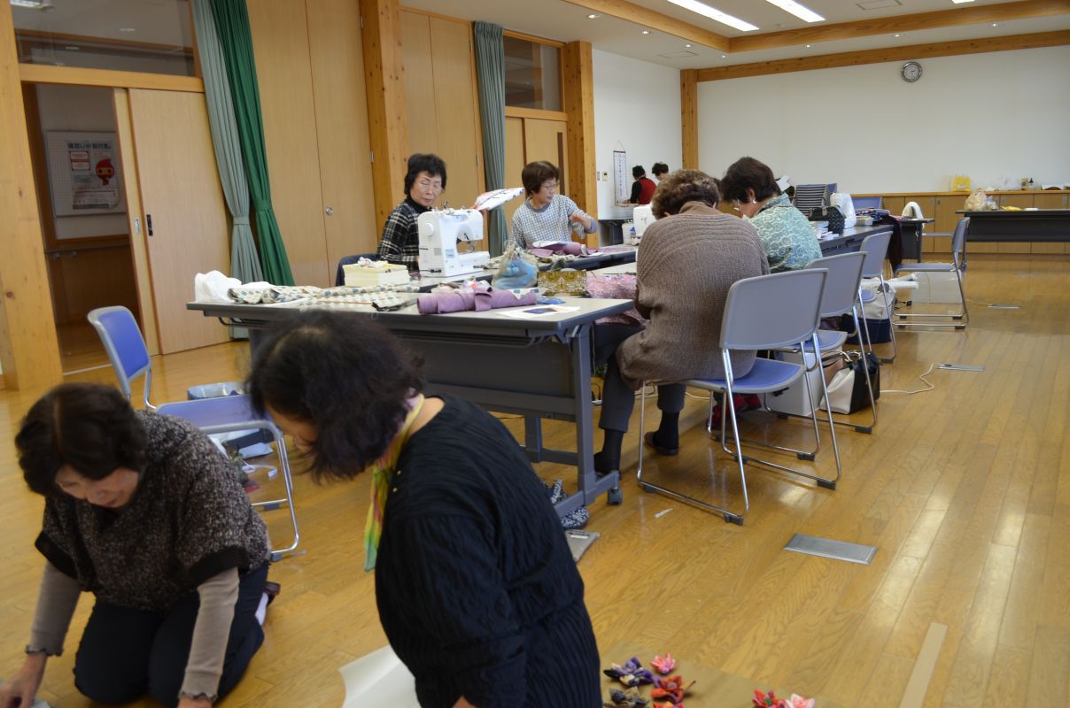 文化祭へ向けて・・・（中部地区公民館　婦人学級）