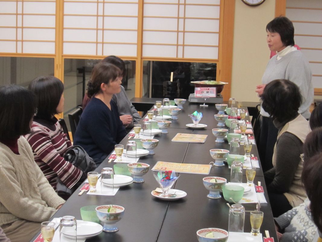 いちごクラブ忘年会（白椿公民館）