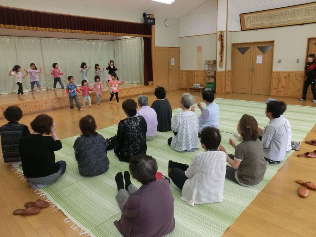 さわやかクラブと幼稚園の交流会