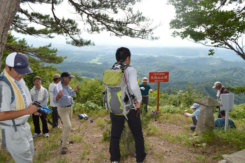炎天下の中「天狗山登山開催」