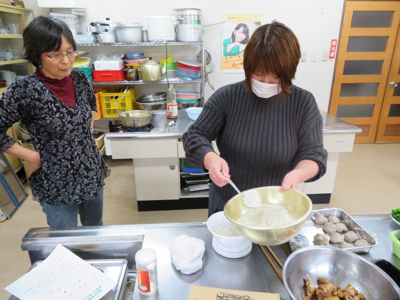飯豊町公民館女子会 餅作り講習会（白椿地区公民館）