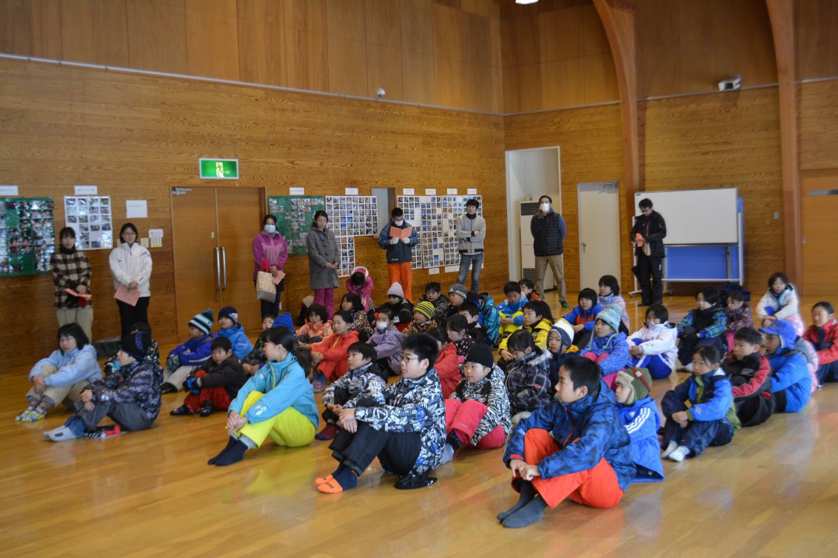 子ども会育成会で「雪中ゲーム大会」を行いました。