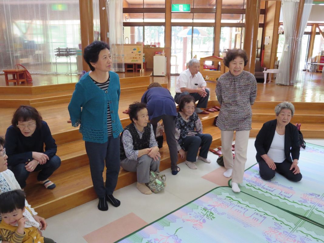 さわやかクラブと手ノ子幼稚園との交流会を行いました。