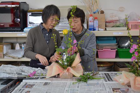 東部地区「生花教室」閉級式