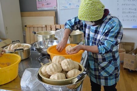 東部地区　「みそづくり学習会」を開催