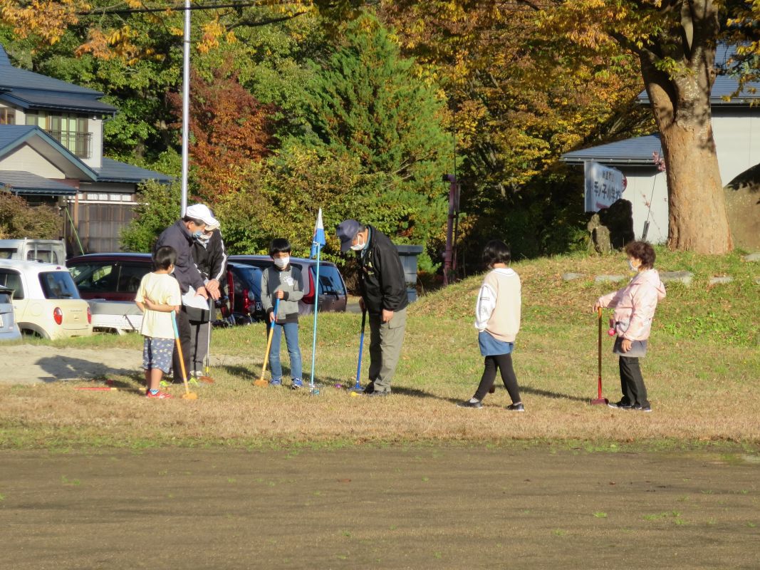 ふるさと学園と小学生との交流会（西部地区公民館）