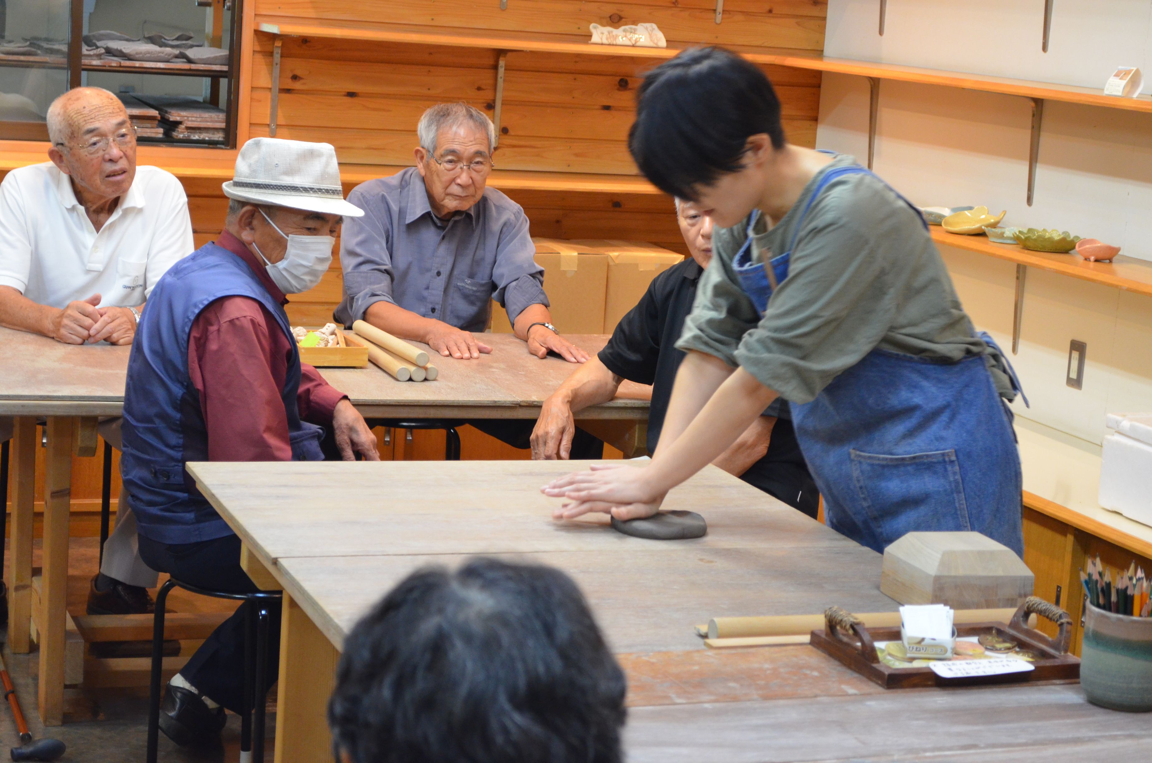 しろあと教室の陶芸教室並びにグラウンドゴルフ大会⛳（中部地区公民館）