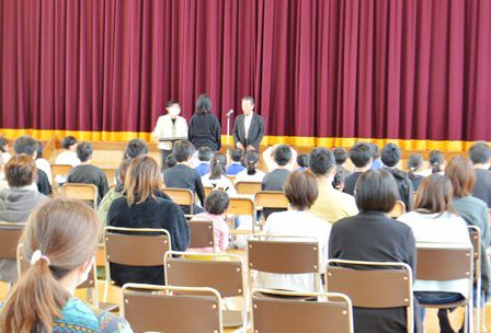 東部地区長会から全児童へ図書プレゼント実施
