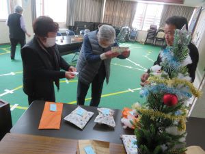 いきいき教室モルック＆クリスマス食事会（白椿地区公民館）