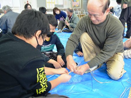 東部地区高砂会「しめ縄づくり教室」指導