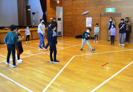 東部地区子ども会育成会「雪中ゲーム大会」開催