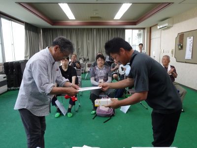 「白椿の魅力再発見ウォーク」開催