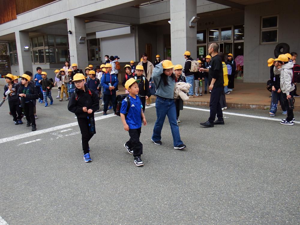 通学班会と下校指導