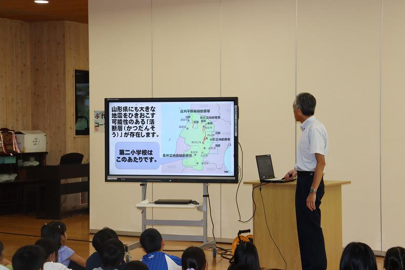 全校朝会(防災について)