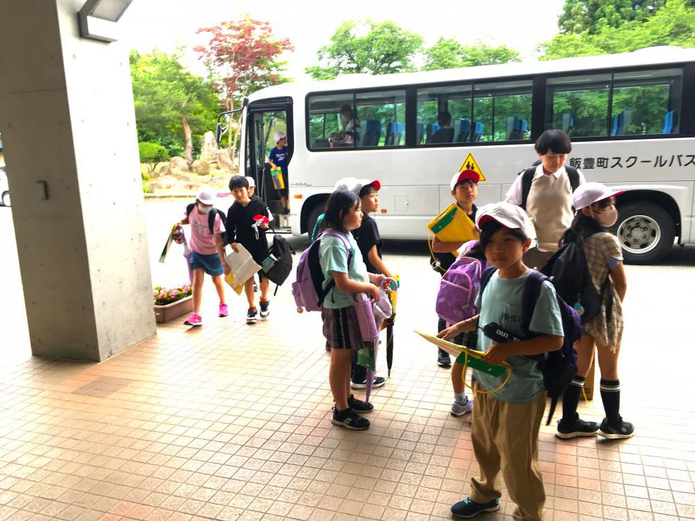 山形見学情報　学校到着