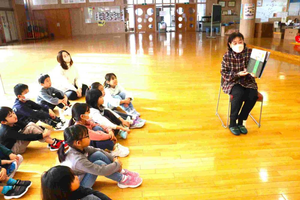 読み聞かせ（１・４年生）
