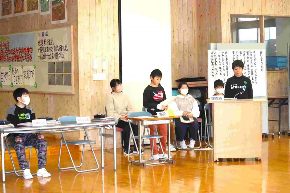 児童会総会と引継式