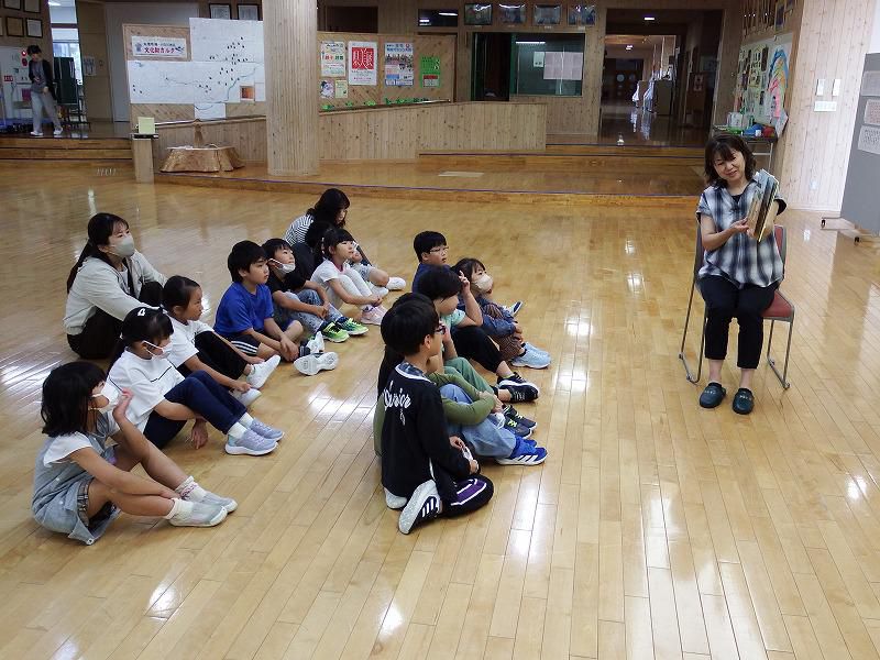 １・６年　読み聞かせ