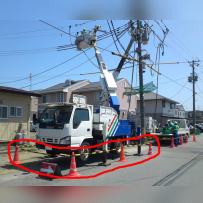 1本で3mまで伸びるコーンバー！3m3段式スライドバー